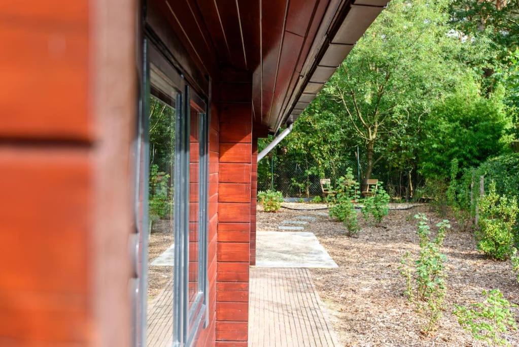 Spacious Wooden Cottage With Infra-Red Sauna At Veluwe Putten Dış mekan fotoğraf
