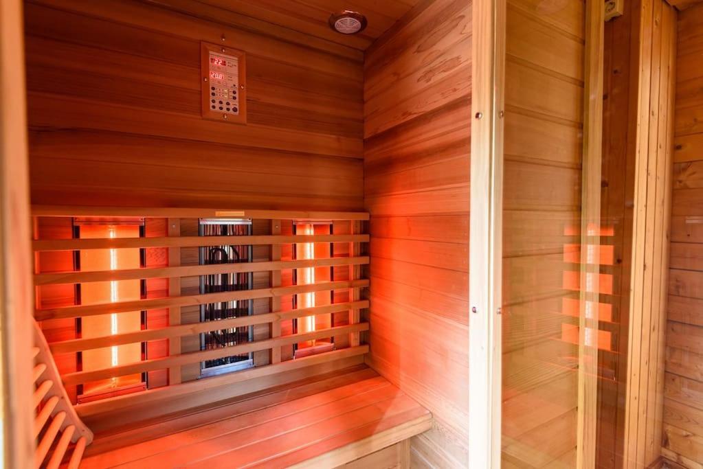 Spacious Wooden Cottage With Infra-Red Sauna At Veluwe Putten Dış mekan fotoğraf