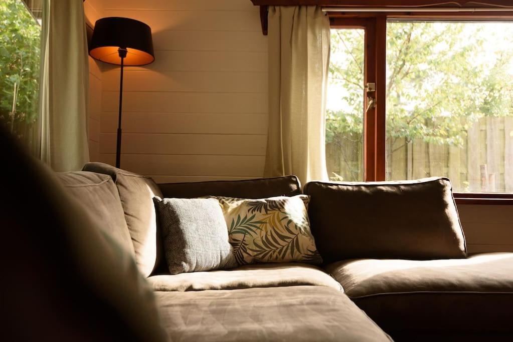 Spacious Wooden Cottage With Infra-Red Sauna At Veluwe Putten Dış mekan fotoğraf