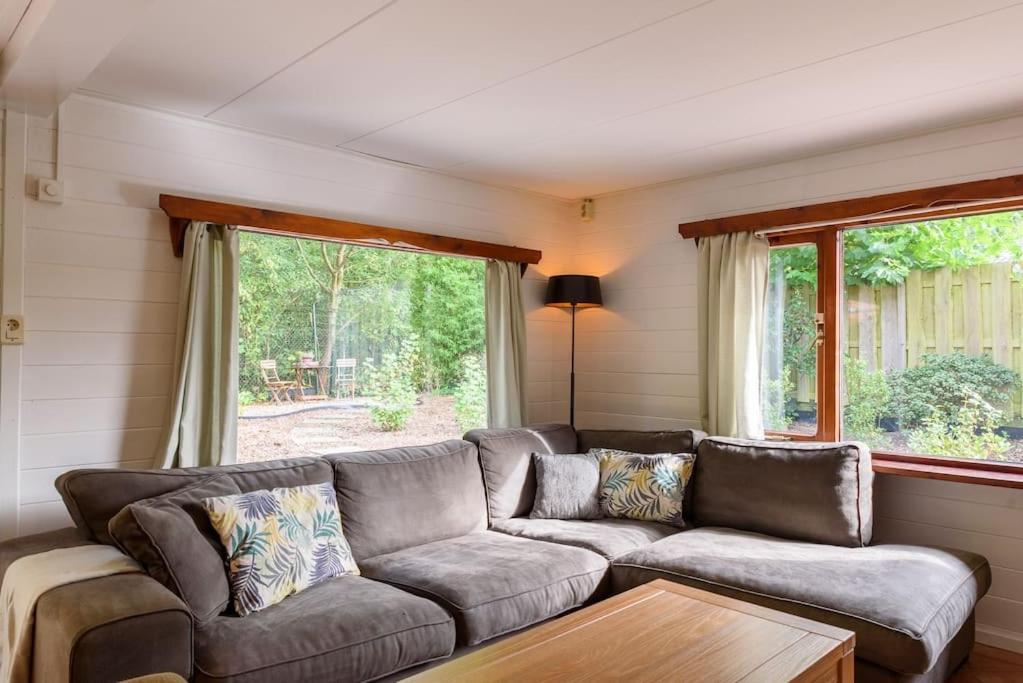 Spacious Wooden Cottage With Infra-Red Sauna At Veluwe Putten Dış mekan fotoğraf
