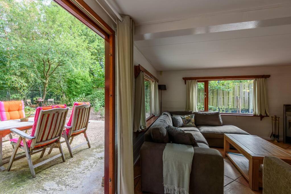 Spacious Wooden Cottage With Infra-Red Sauna At Veluwe Putten Dış mekan fotoğraf