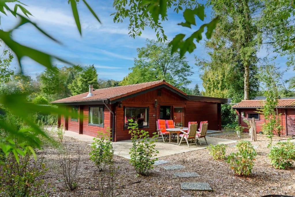 Spacious Wooden Cottage With Infra-Red Sauna At Veluwe Putten Dış mekan fotoğraf