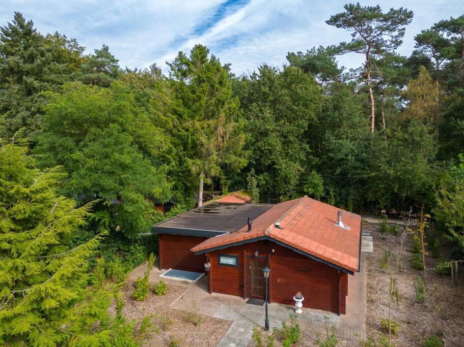 Spacious Wooden Cottage With Infra-Red Sauna At Veluwe Putten Dış mekan fotoğraf